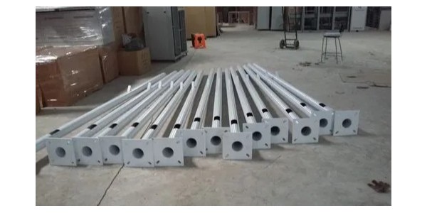 室外道路應(yīng)該選用什么樣的監(jiān)控立桿