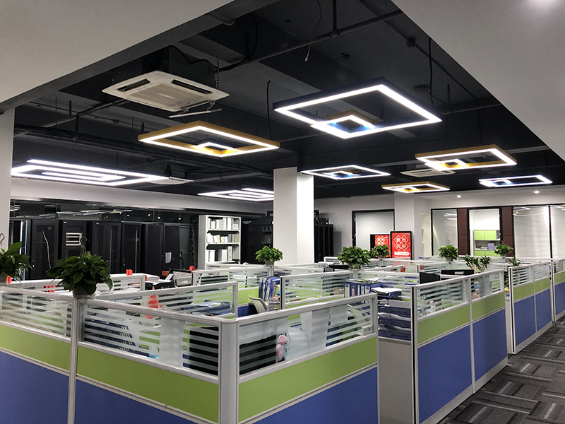 掛墻機柜辦公區(qū)域