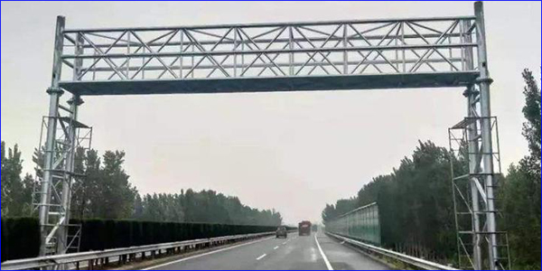 深圳龍門(mén)架定做工廠揭密高速龍門(mén)架的使用期