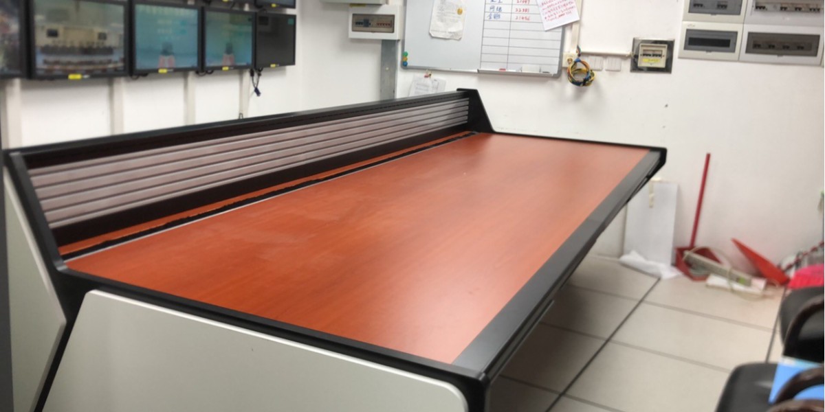 精致為珠海公安指揮中心供應(yīng)安裝監(jiān)控操作臺