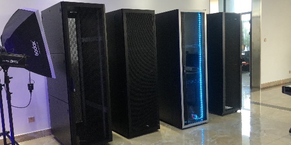 機(jī)柜廠家哪家好？找精致機(jī)柜廠家！