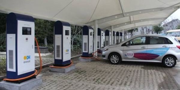 【充電樁外殼定制】充電樁外殼加工在下雨天氣情況需要考慮什么保護