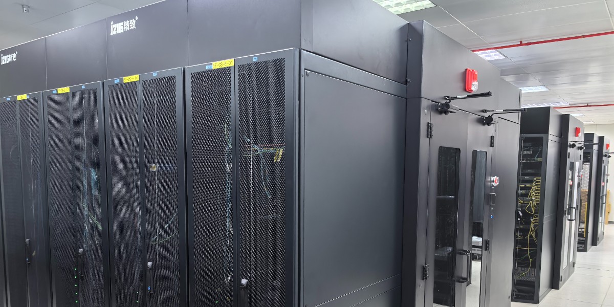 深圳大學(xué)冷通道項(xiàng)目落地實(shí)拍｜微模塊機(jī)房節(jié)能30%