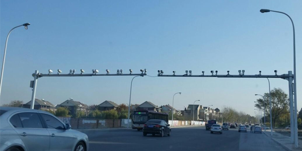 如何選擇優(yōu)質監(jiān)控立桿